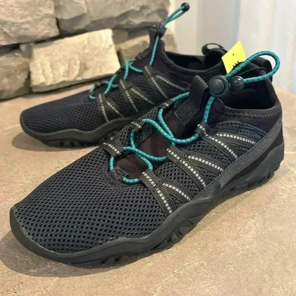 All In Motion Water shoes, mesh upper,bungee cord tie, pull tab,rugged sole - Picture 4 of 10